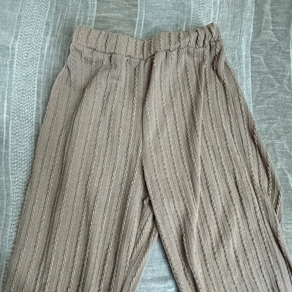 SHEIN Pants Girls 10Y Tan Cable Knit Ruffle Hem Elastic Waist Loungewear